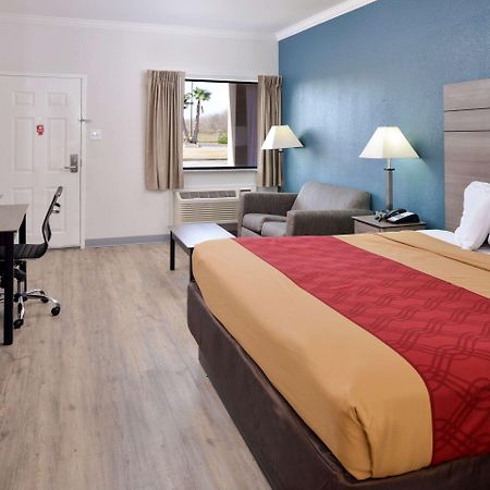 Econo Lodge Inn & Suites Port Arthur Near Sabine Pass Екстер'єр фото