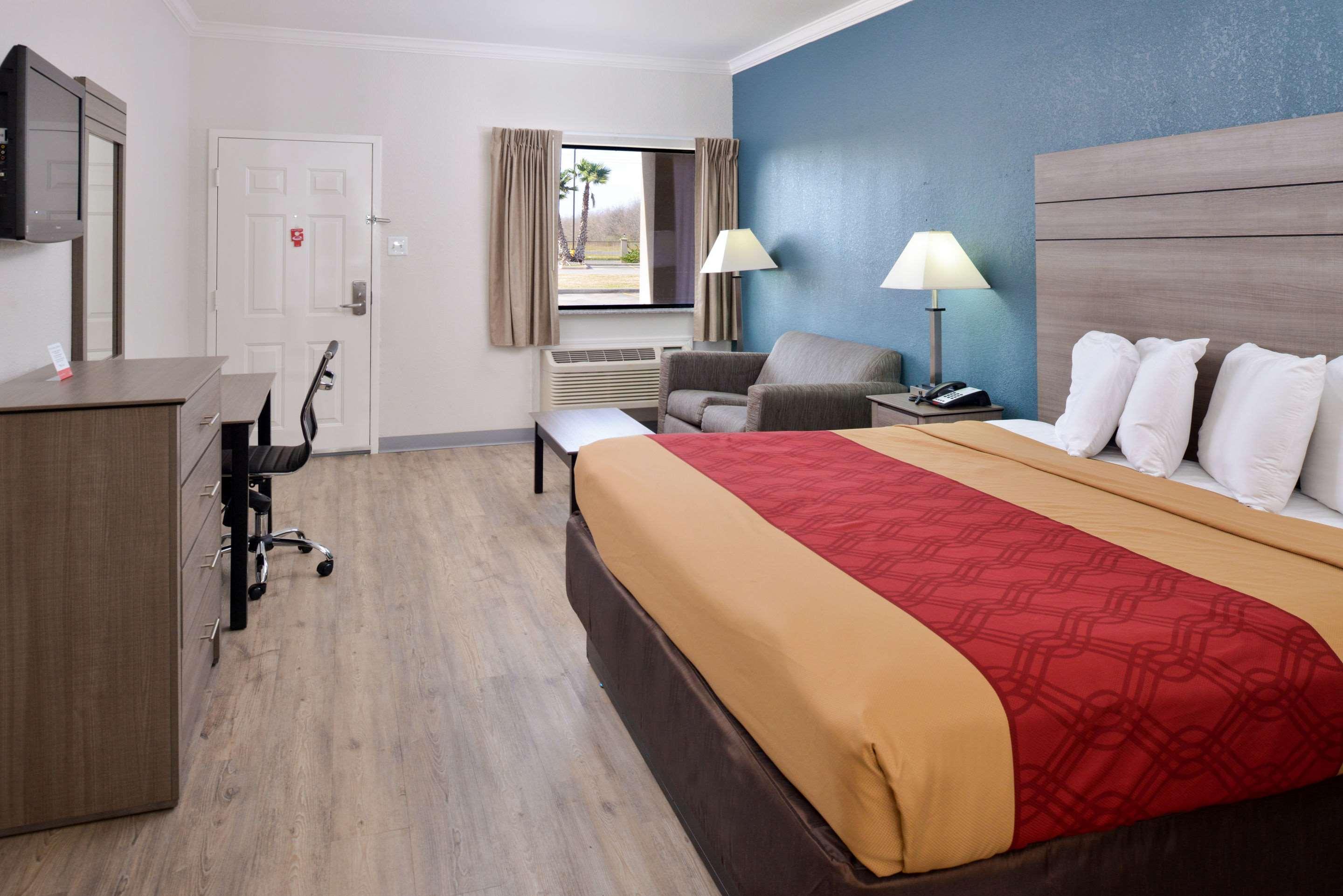 Econo Lodge Inn & Suites Port Arthur Near Sabine Pass Екстер'єр фото