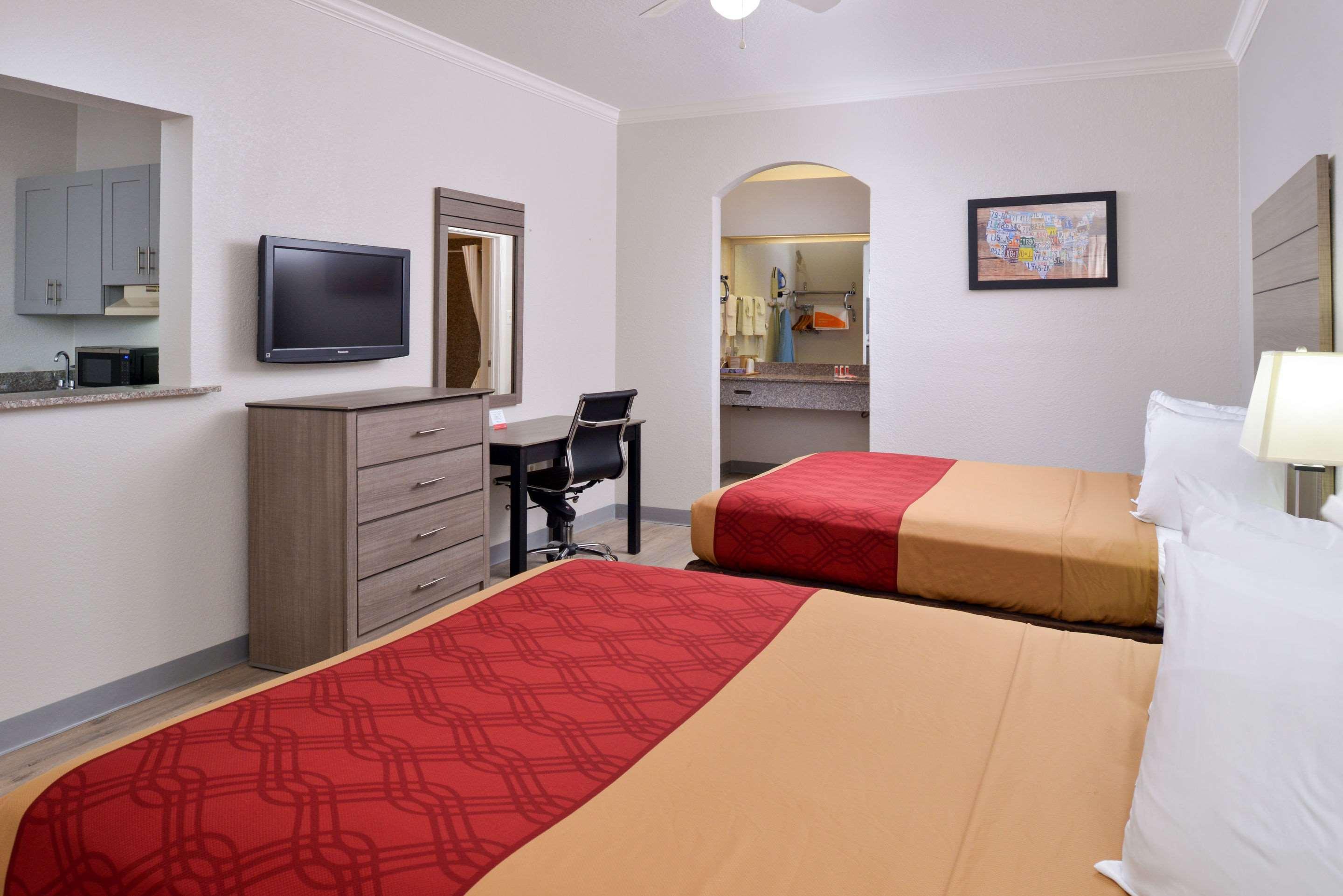Econo Lodge Inn & Suites Port Arthur Near Sabine Pass Екстер'єр фото